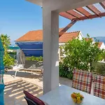 Awesome Apartment In Sutivan With Wifi