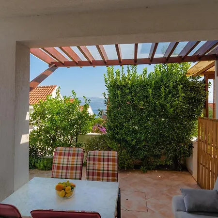 2 Bedroom In Appartement Sutivan