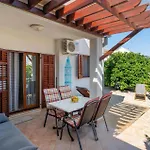 Apartament Awesome Apartment In Sutivan With Wifi *