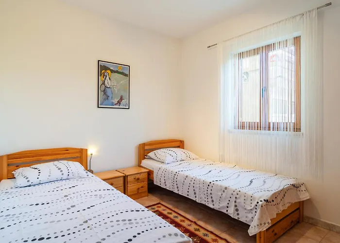 2 Bedroom In Sutivan